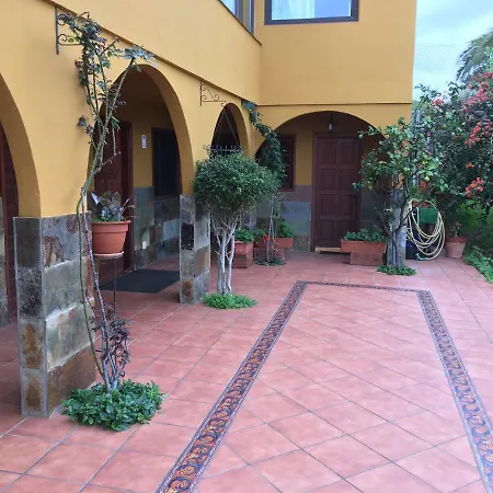 Casa Frente Al Volcan Bandama Las Palmas / Gran Canaria